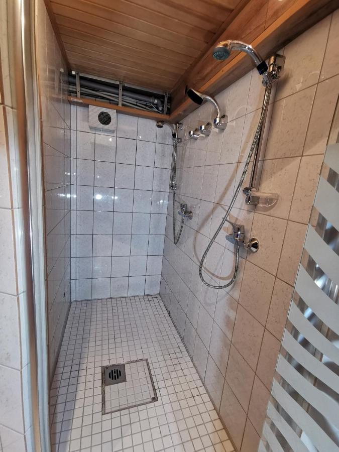 Pension Foehrenhain Gerasdorf bei Wien Bagian luar foto