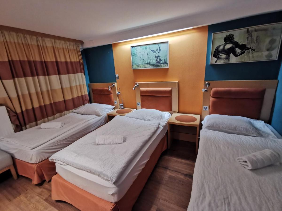 Pension Foehrenhain Gerasdorf bei Wien Bagian luar foto